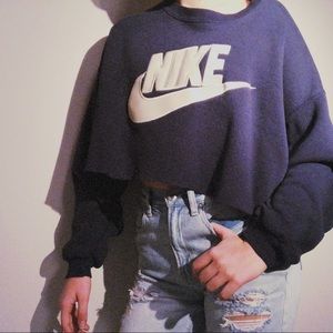 NIKE CROPPED SWEATSHIRT